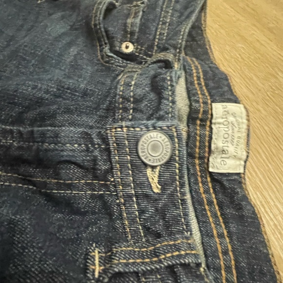 Low rise jeans, unworn. - Picture 3 of 3